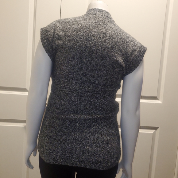 Exhilaration grey vneck sweater vest size small - Picture 7 of 11